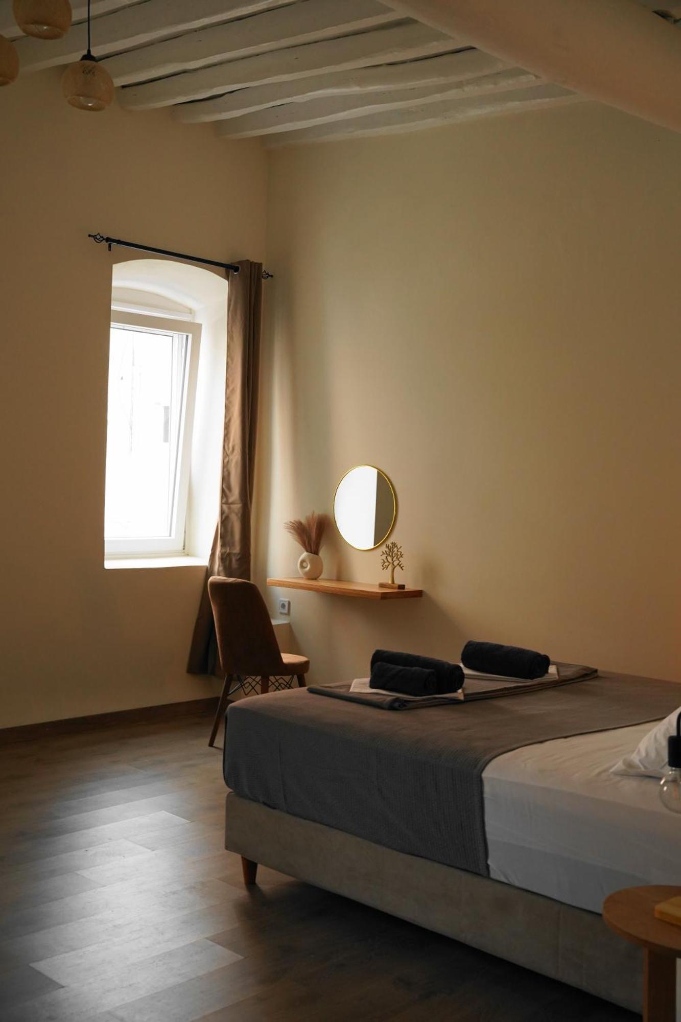 Aegean Gold Syros Suites แอร์มูโปลี ภายนอก รูปภาพ