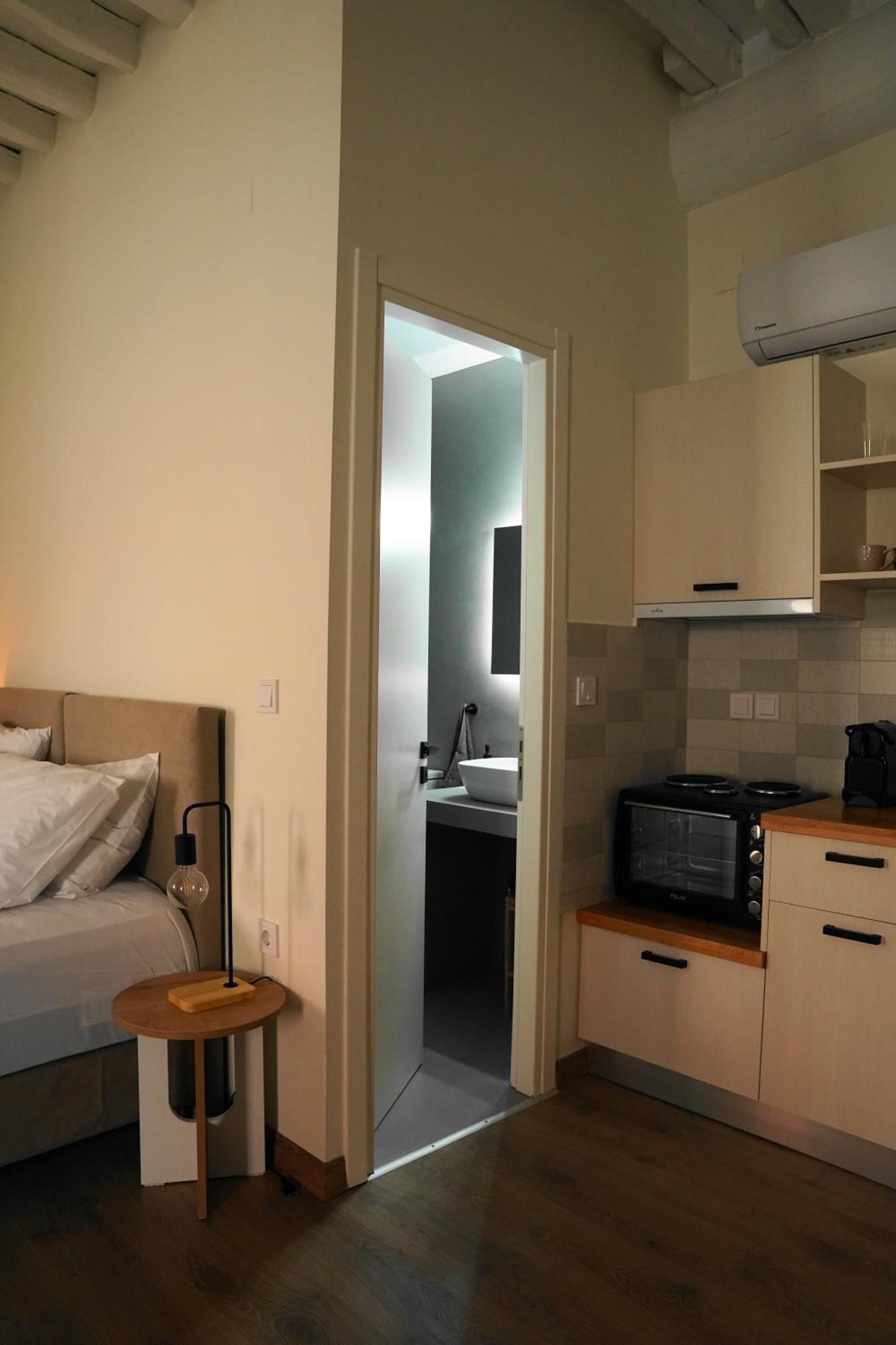 Aegean Gold Syros Suites แอร์มูโปลี ภายนอก รูปภาพ