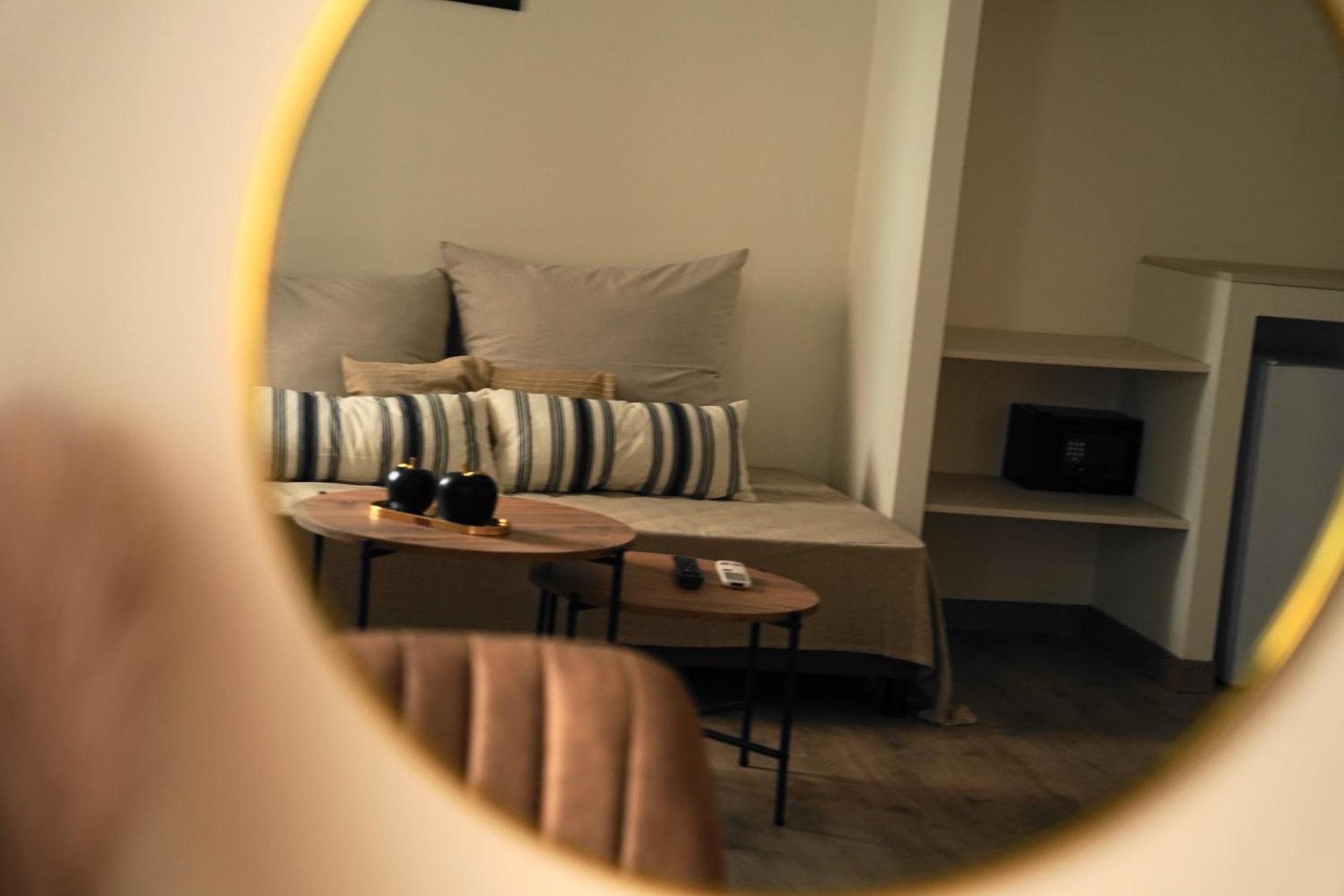 Aegean Gold Syros Suites แอร์มูโปลี ภายนอก รูปภาพ